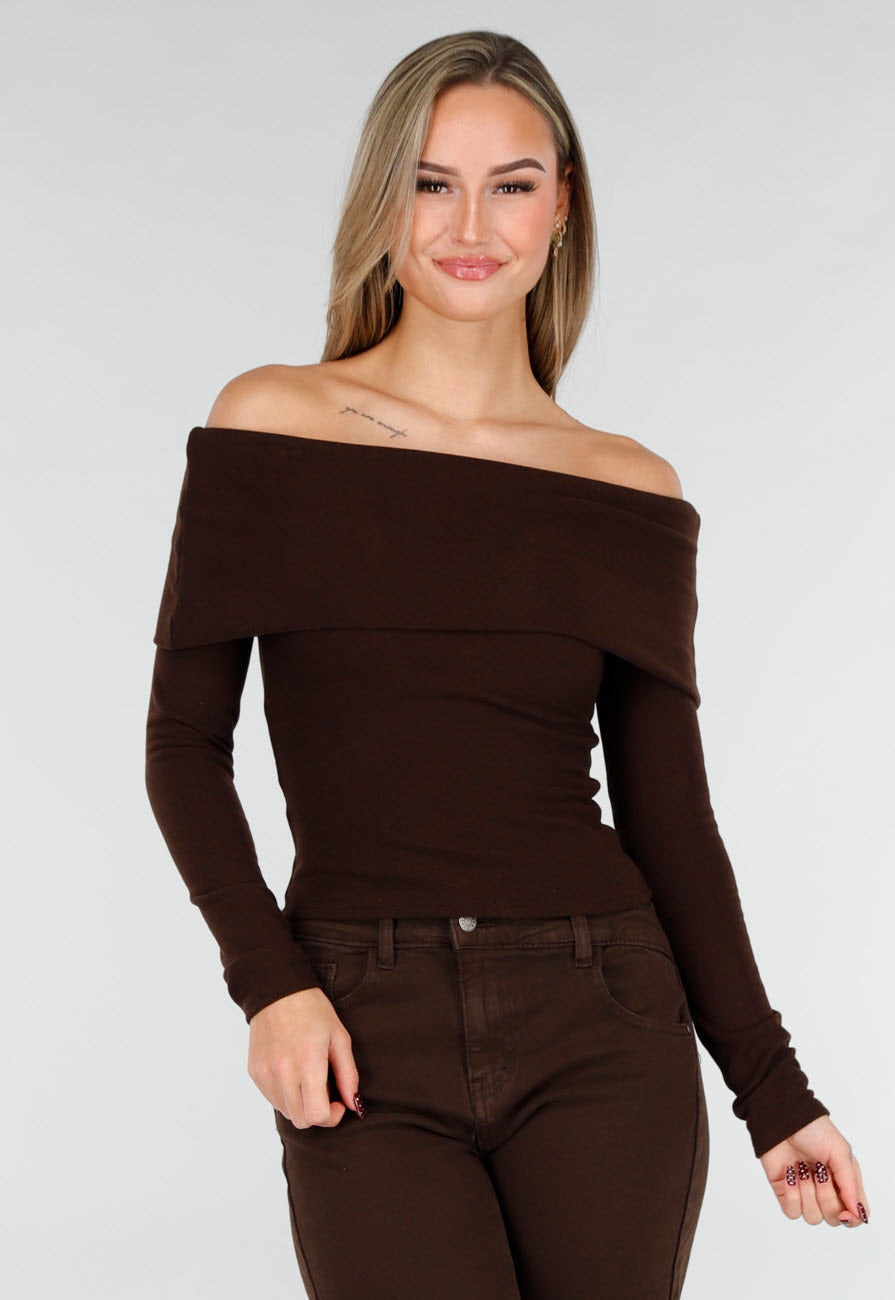 Bruine Off Shoulder Top met Lange Mouw