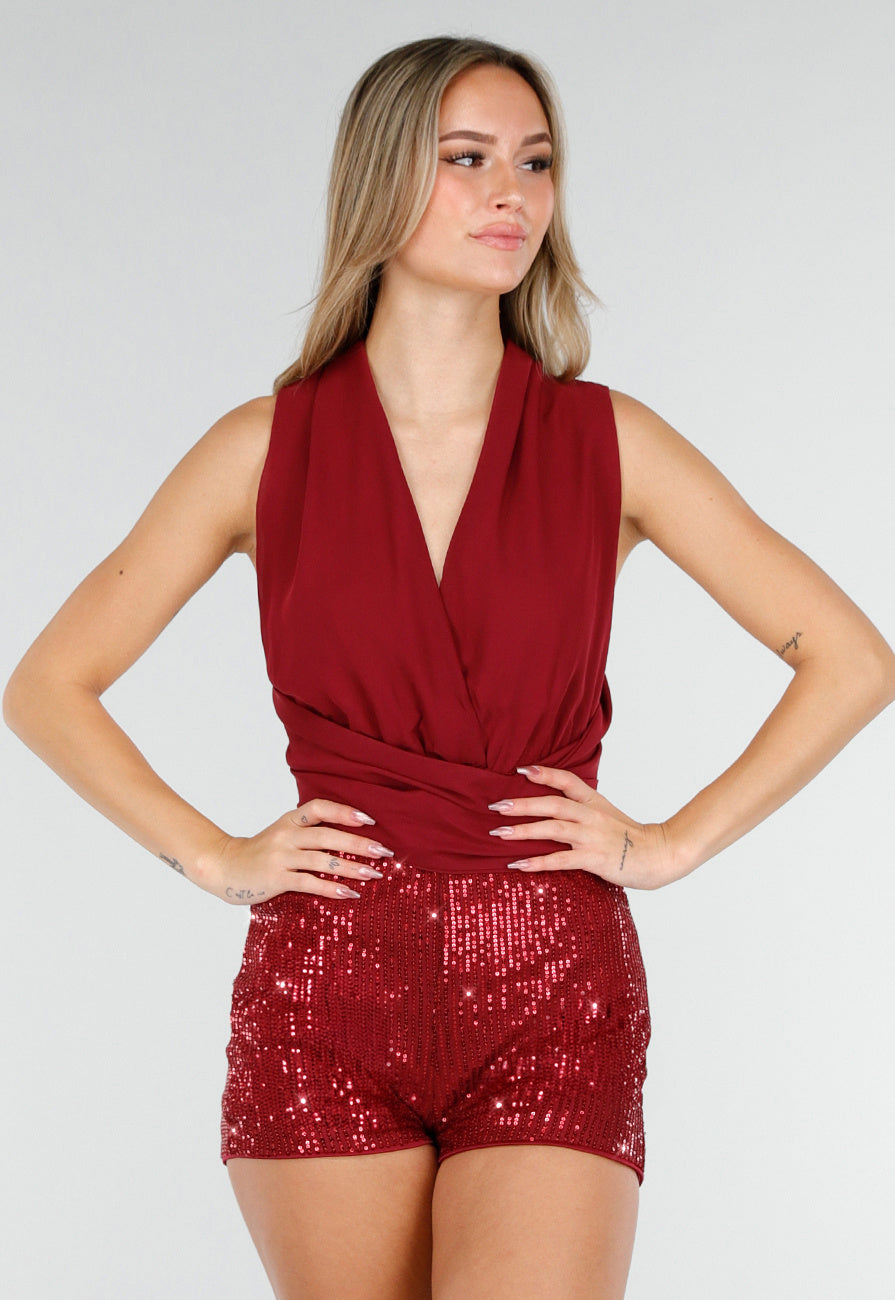 Bordeauxrode Pailletten Playsuit met Open Rug en Strikdetail