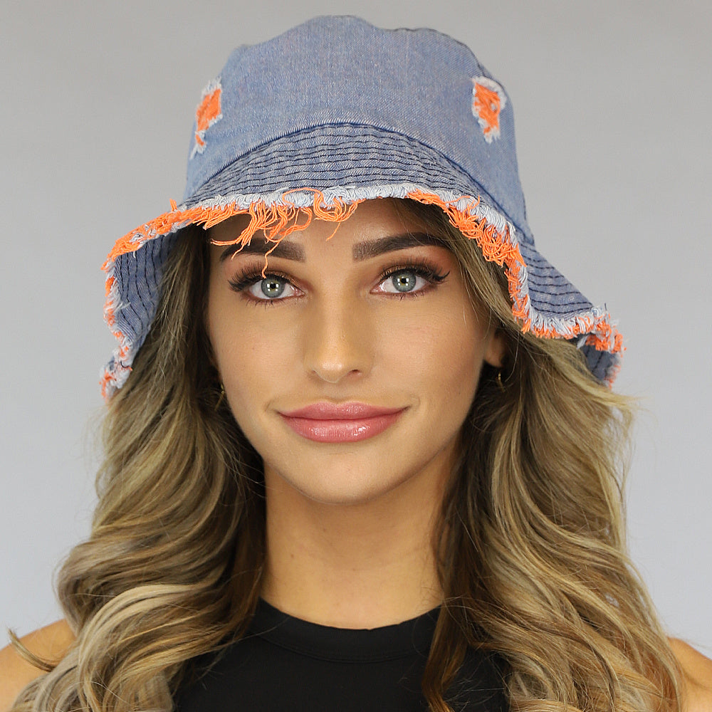 Denim Bucket Hat met Oranje Details