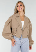 Korte Trench Coat in Camel met Pofmouwen en Knopen