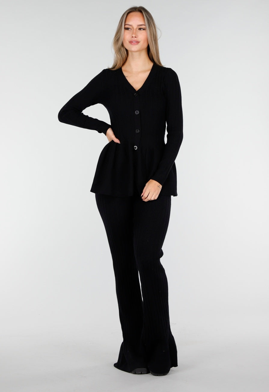 Zwarte Two-Piece Set met Uitlopende Top en Geribde Flare Broek