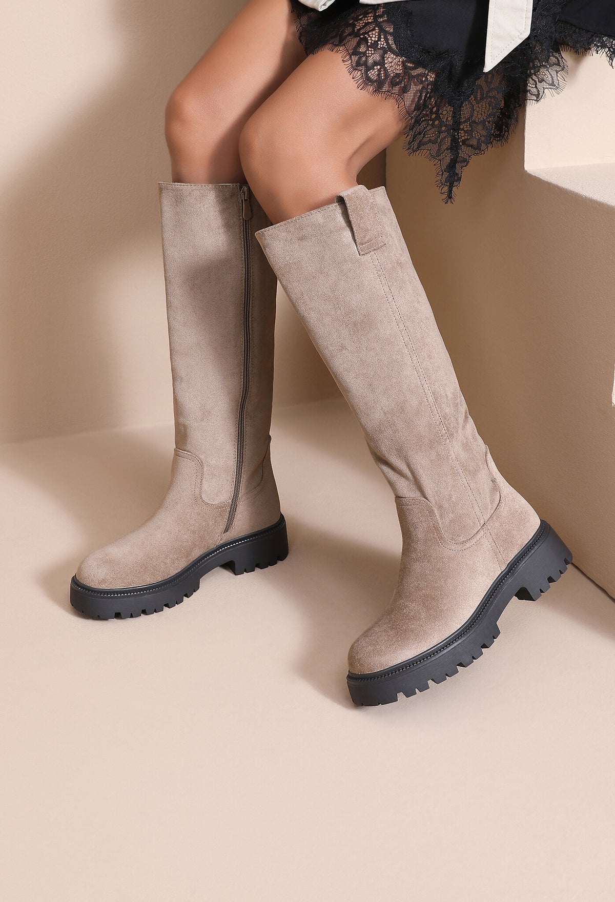 NEW190826 Beige Suède Laarzen met Grove Zool en Ritssluiting