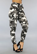 Grijs/Witte Cargo Broek met Camouflage Print