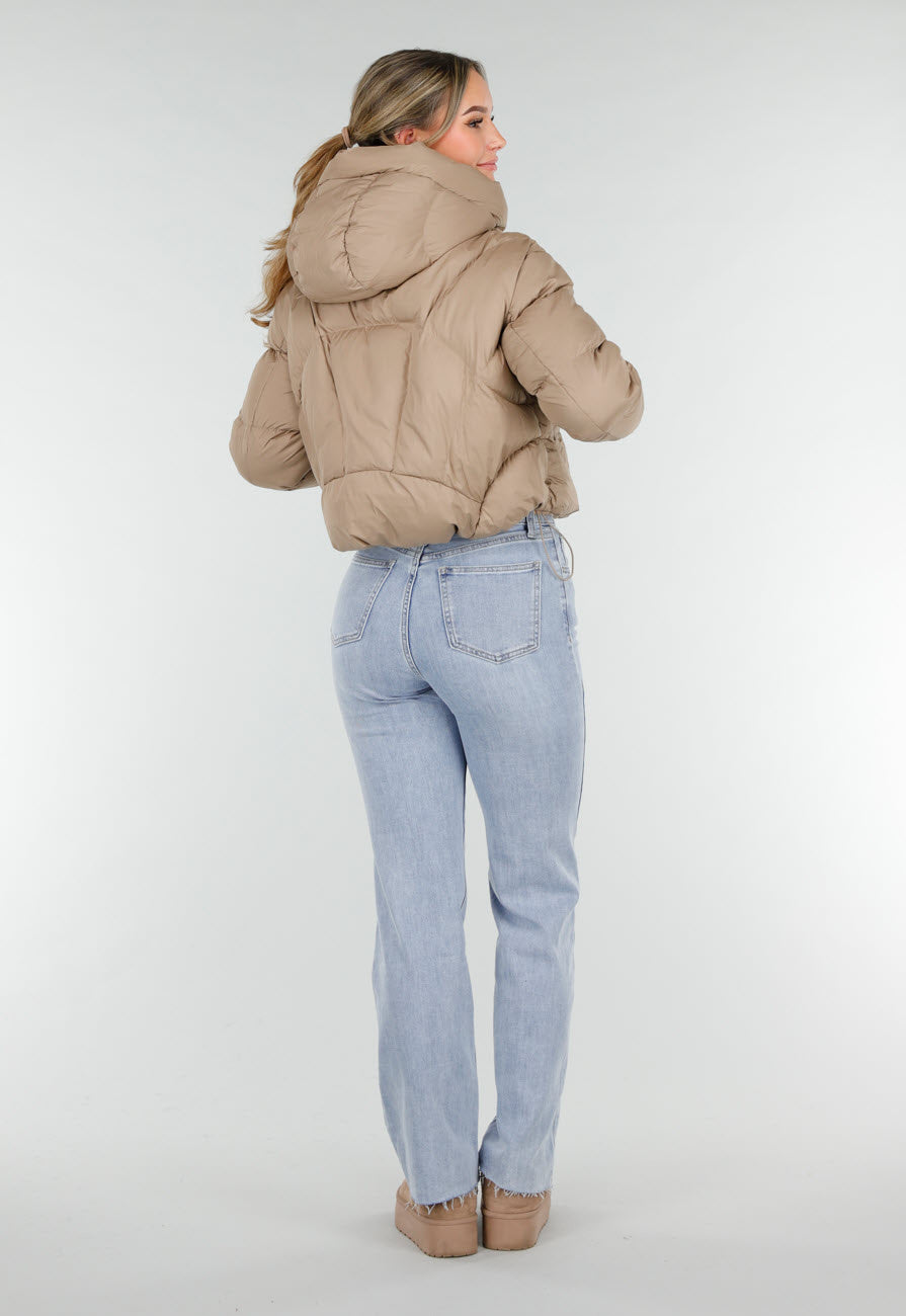 Beige Puffer Jas met Capuchon en Hoge Kraag