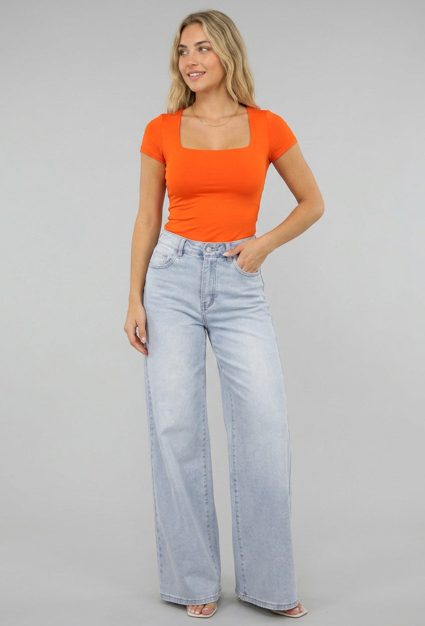 Oranje Shortsleeve Top met Vierkante Hals