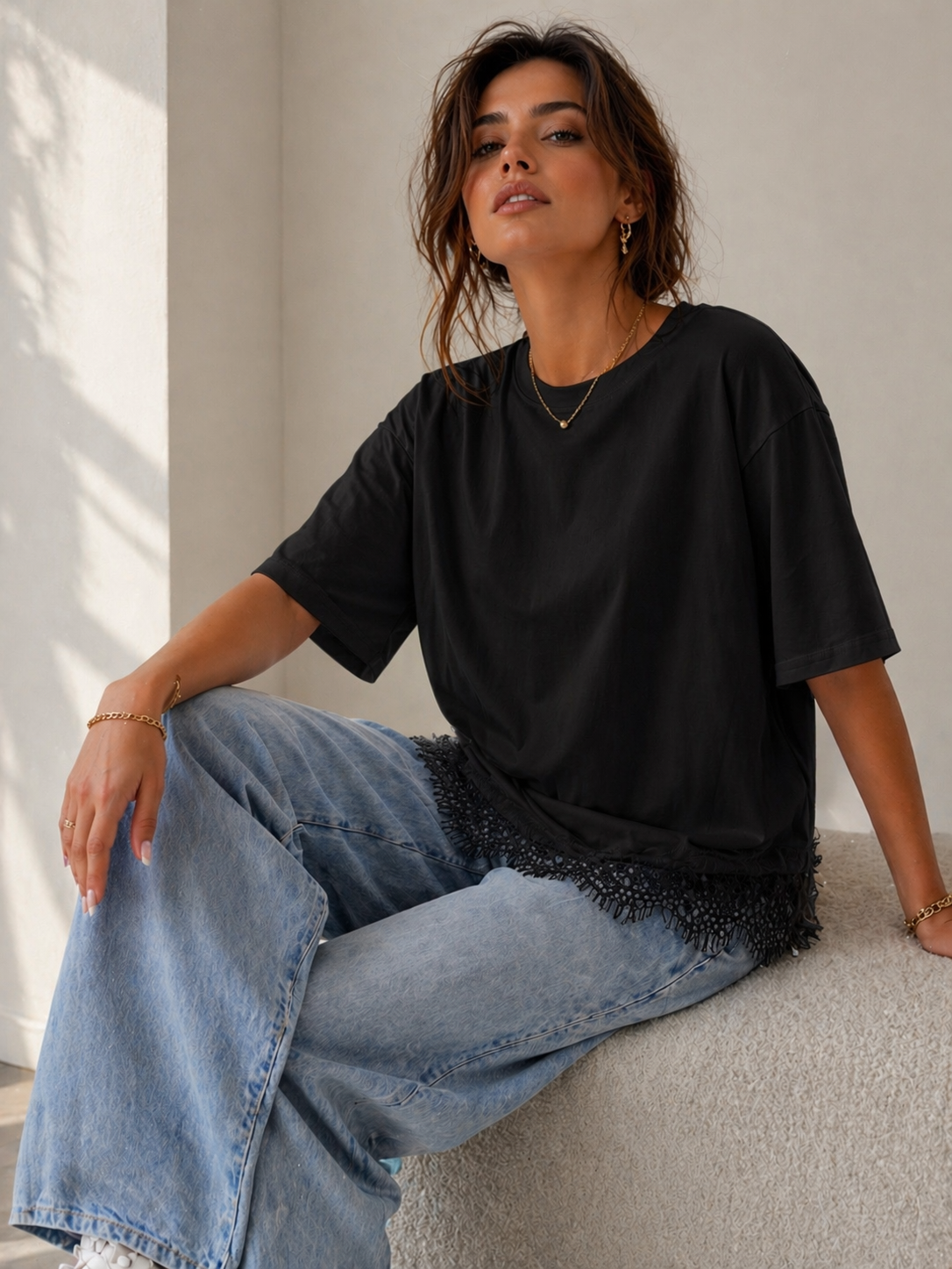 Zwart Oversized T-Shirt met Kantzoom