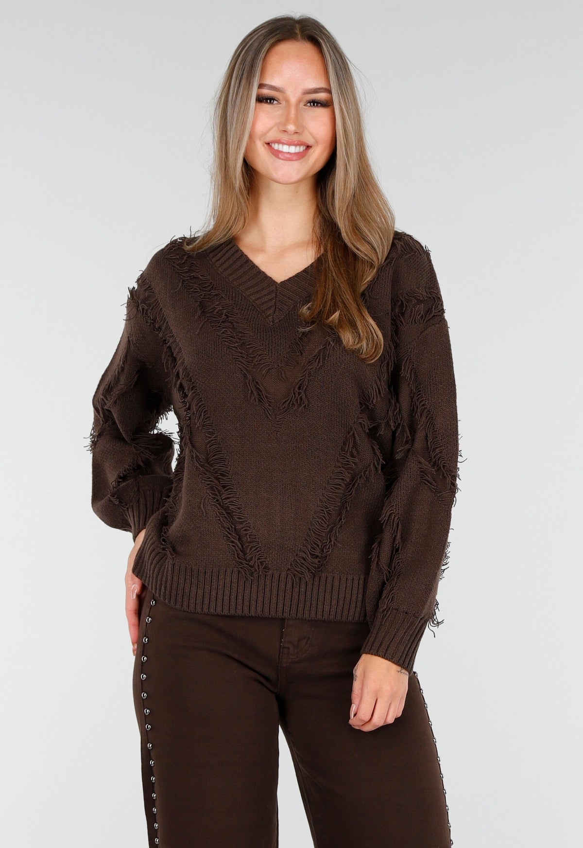 Bruine Trui met V-Hals en Rafel Details