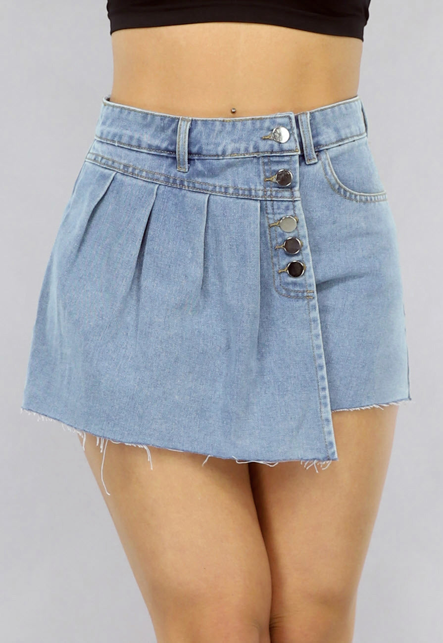 Geplooide Denim Overslag Skort in Lichtblauw met Knopen