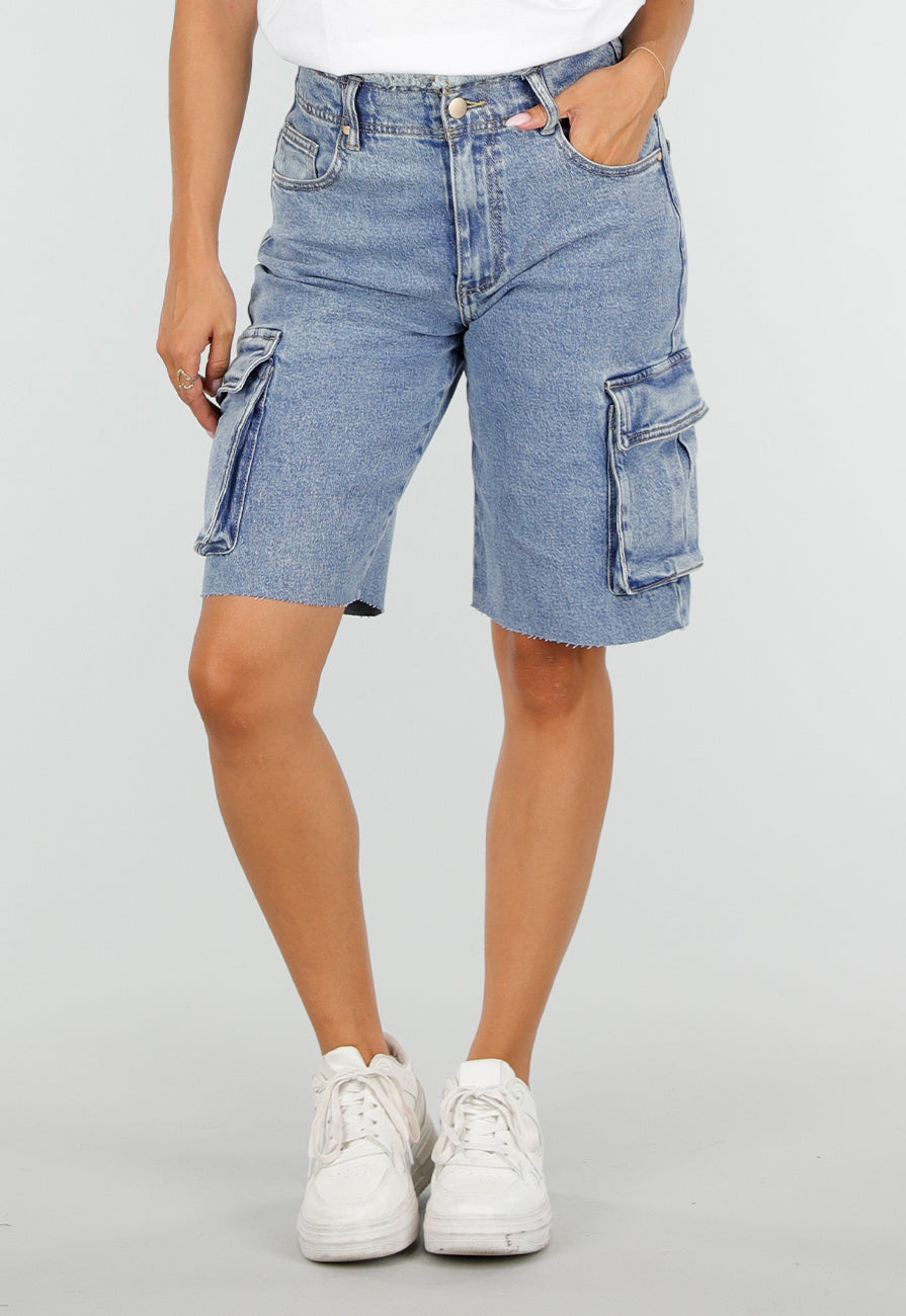 NEW220726 Blauwe Denim Cargo Bermuda Short met Ruwe Zoom