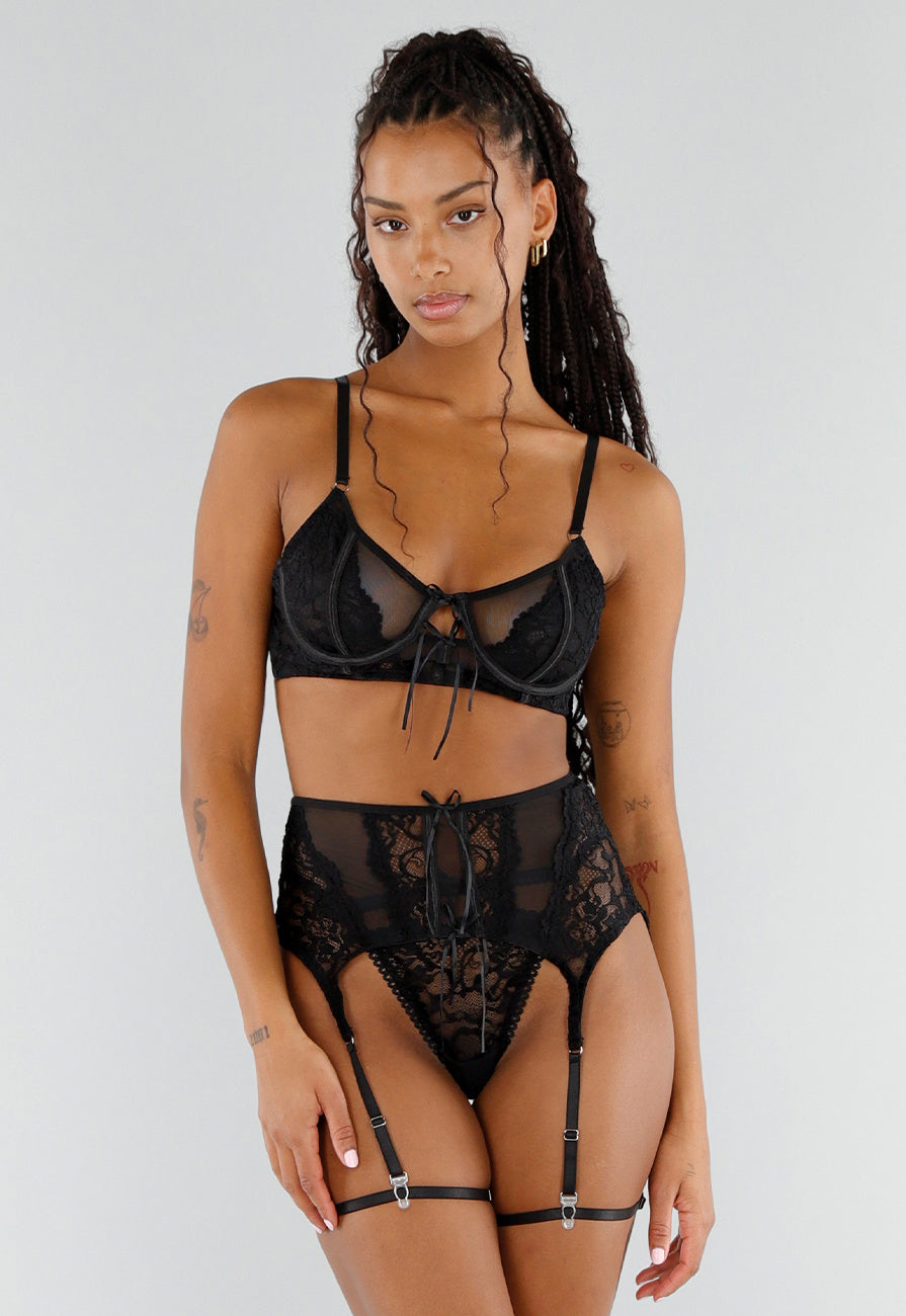 Zwarte Kanten Lingerie Set met Jarretelgordel Strikdetails en Mesh