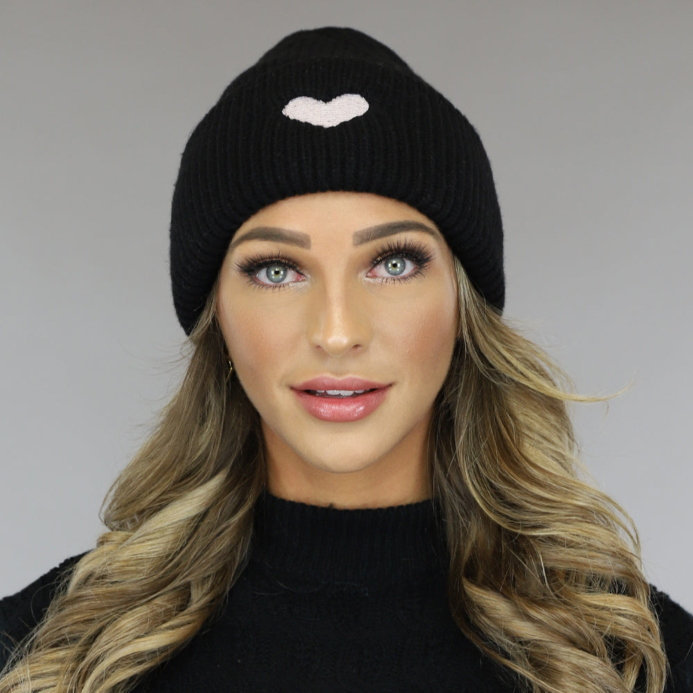 Zwarte Beanie met Wit Hartje