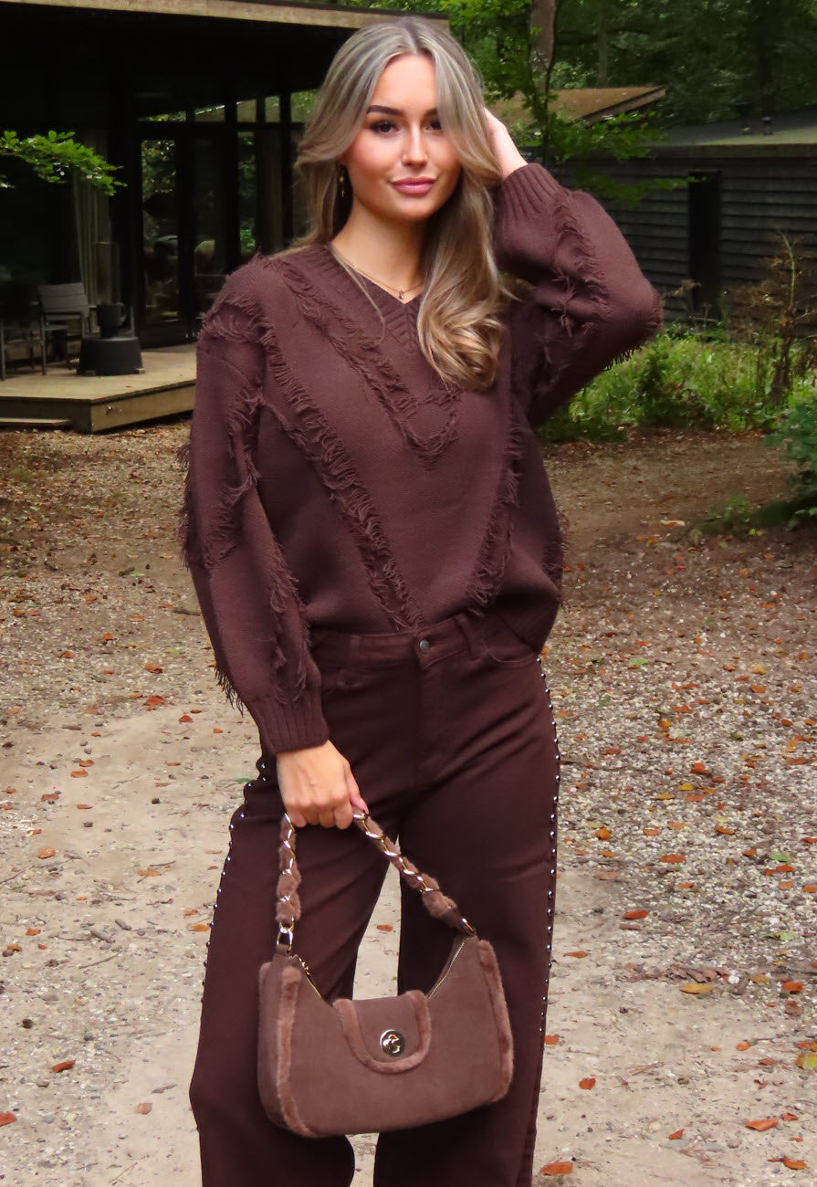 Bruine Trui met V-Hals en Rafel Details