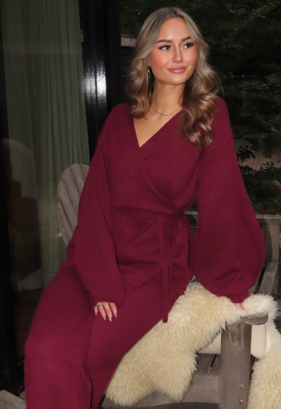 Bordeaux Gebreide Set met Overslag Top en Wijde Broek