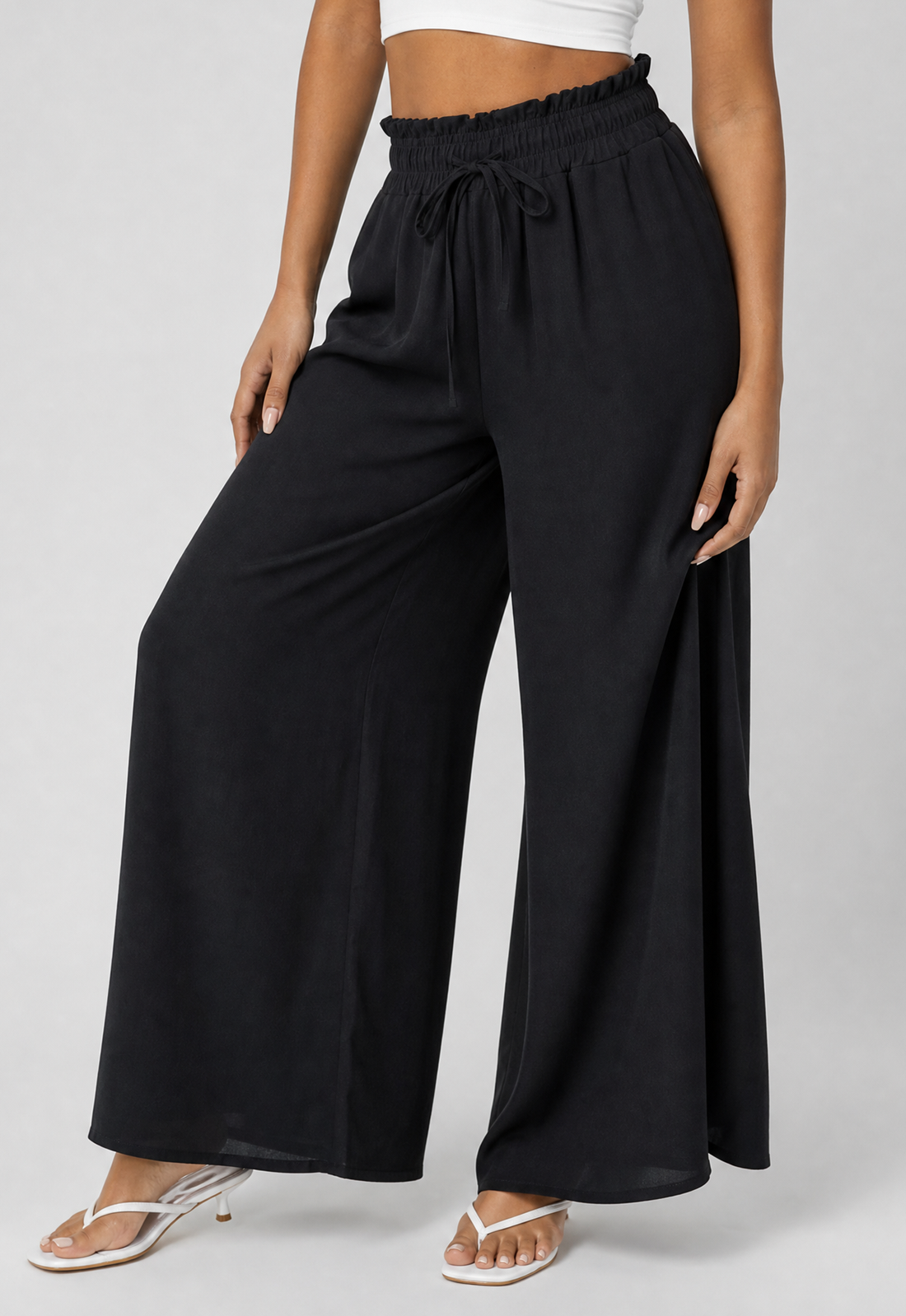 NEW010726 Zwarte Wide Leg Broek met Smock Taille en Strikkoord