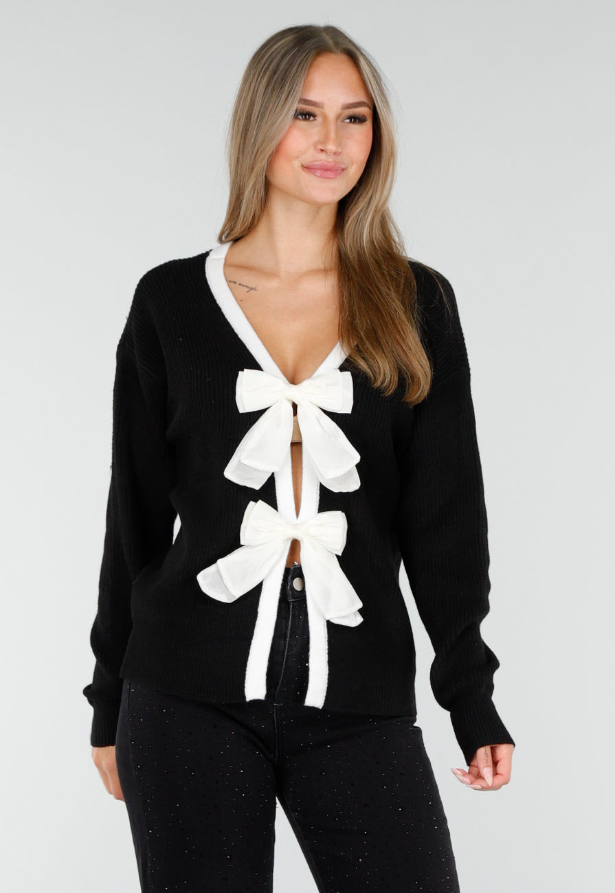 Zwarte Cardigan met Witte Striksluiting en Lange Mouwen