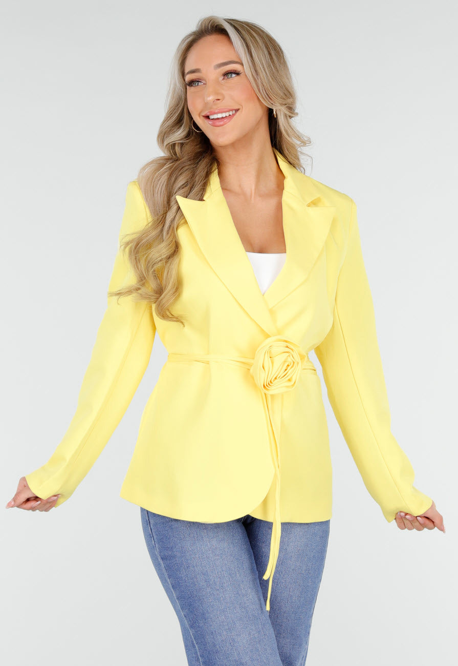 Gele Blazer met Ceintuur en Bloemdetail in Taille