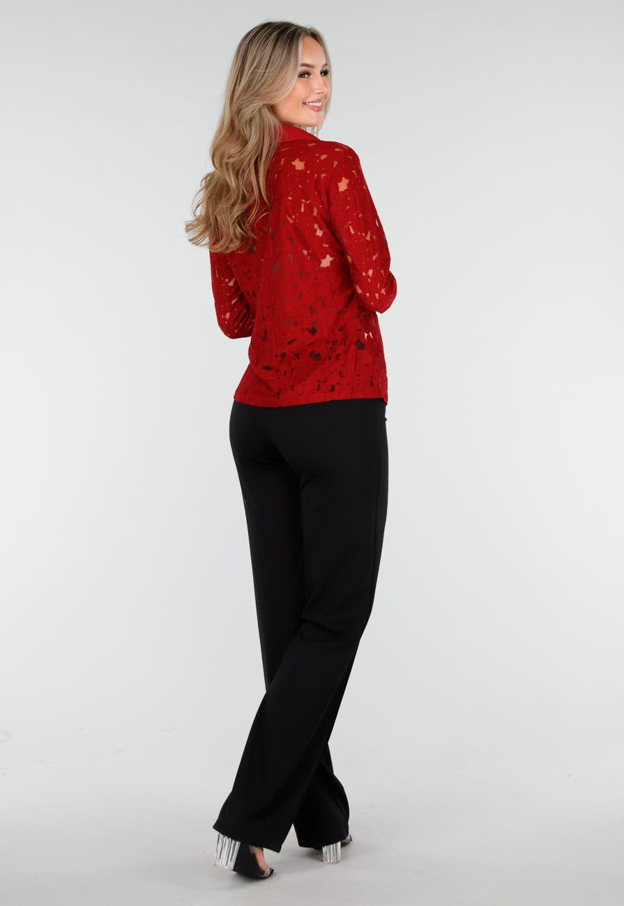 Rode Kanten Blouse met Knoopsluiting en Lange Mouwen